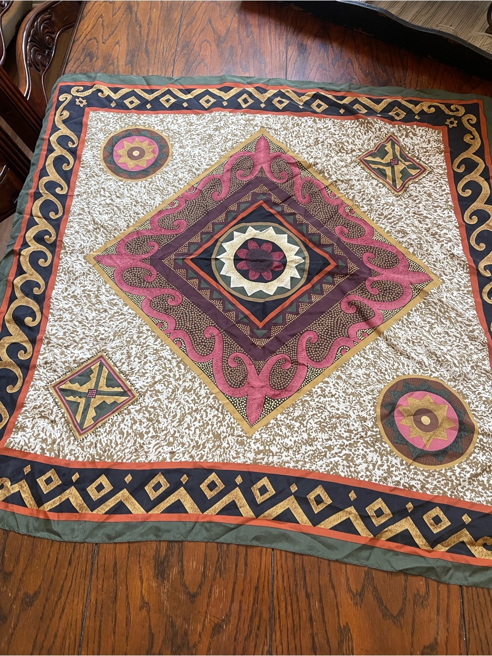 NEW YORK STUDIO 100% Silk Scarf Rectangle